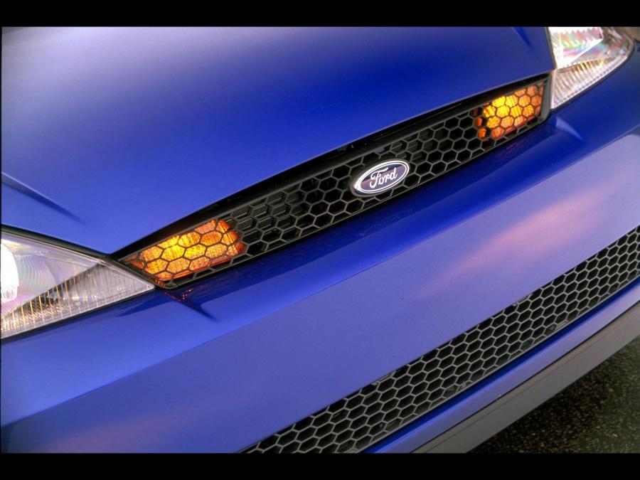  Ford Focus SVT 2002 года  (фото 20 из 98)